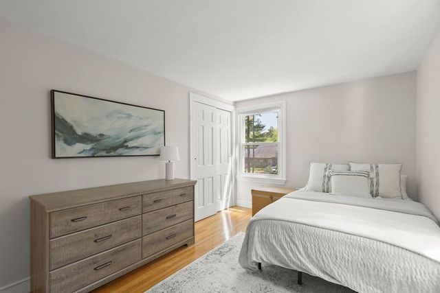 2 Pine Needle Ln, Plymouth, MA 02360