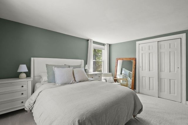 2 Pine Needle Ln, Plymouth, MA 02360