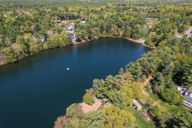 2 Pine Needle Ln, Plymouth, MA 02360