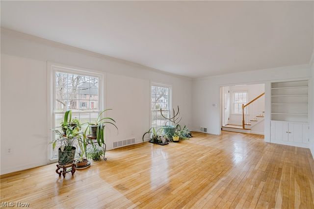 19615 Scottsdale Boulevard, Shaker Heights, OH 44122