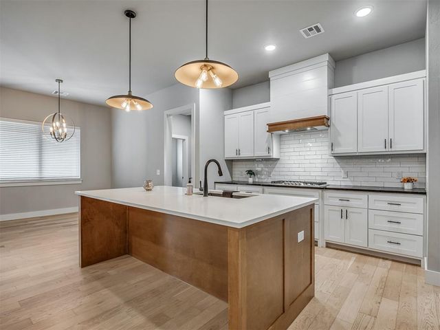 9209 NW 84th Terrace, Yukon, OK 73099