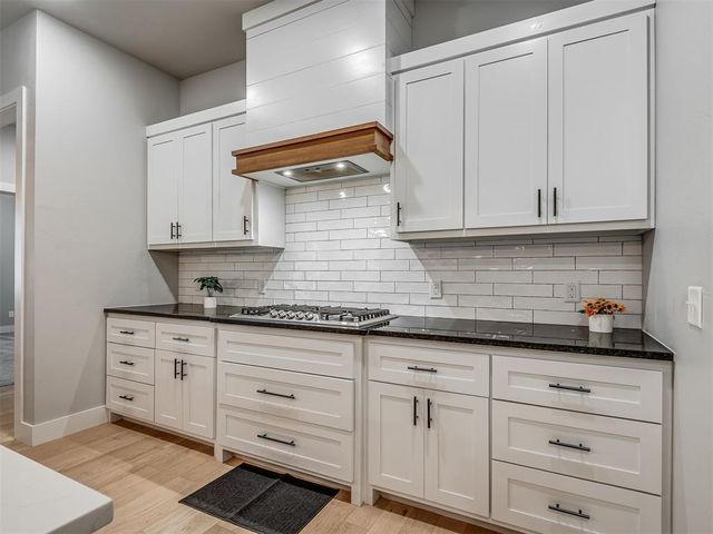 9209 NW 84th Terrace, Yukon, OK 73099