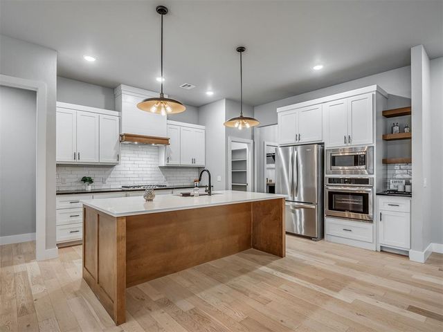 9209 NW 84th Terrace, Yukon, OK 73099