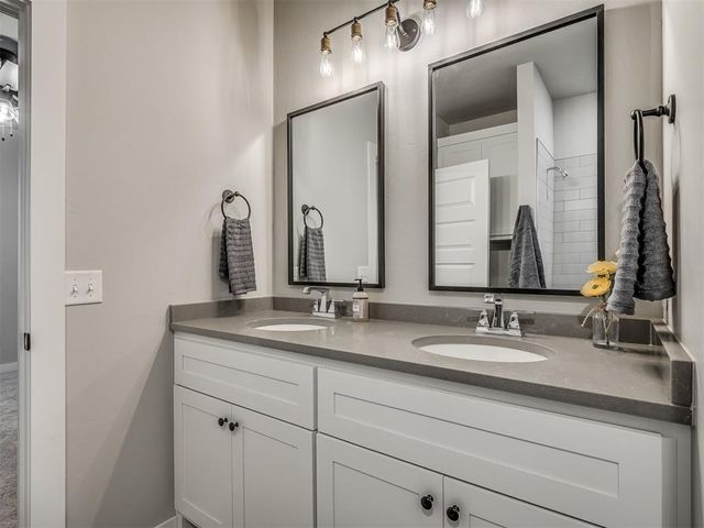 9209 NW 84th Terrace, Yukon, OK 73099