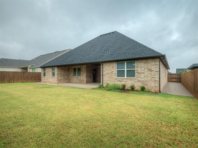 9209 NW 84th Terrace, Yukon, OK 73099