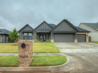 9209 NW 84th Terrace, Yukon, OK 73099