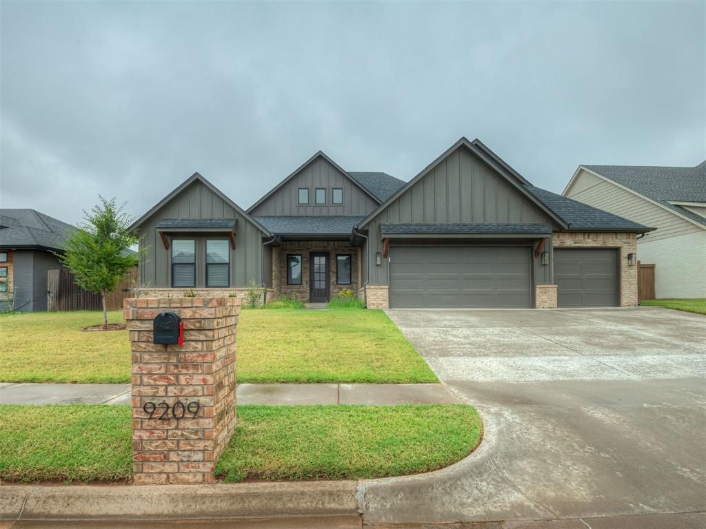 9209 NW 84th Terrace, Yukon, OK 73099