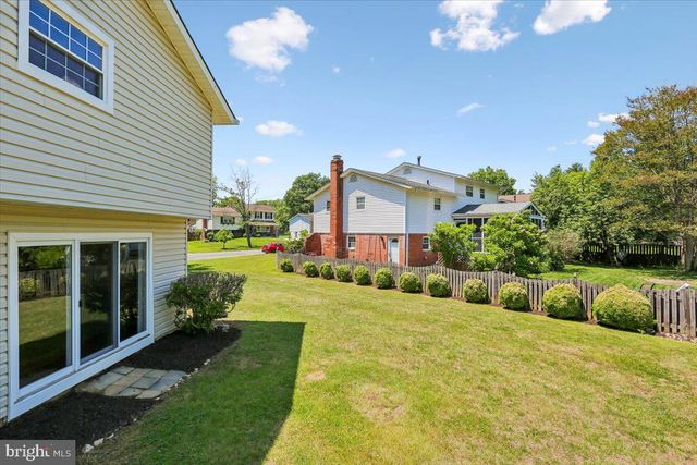 5401 AMBERWOOD LN, Rockville, MD 20853