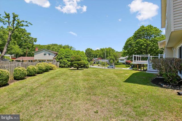5401 AMBERWOOD LN, Rockville, MD 20853