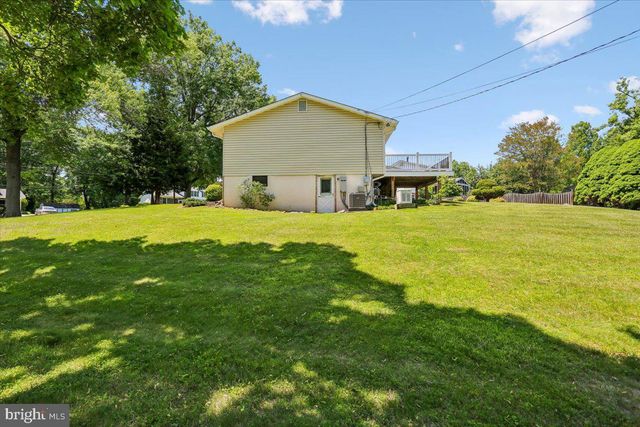 5401 AMBERWOOD LN, Rockville, MD 20853
