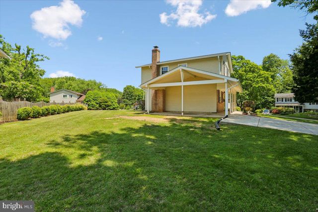 5401 AMBERWOOD LN, Rockville, MD 20853