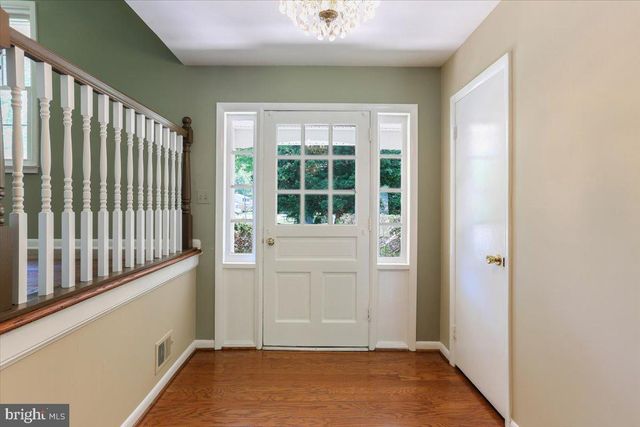 5401 AMBERWOOD LN, Rockville, MD 20853