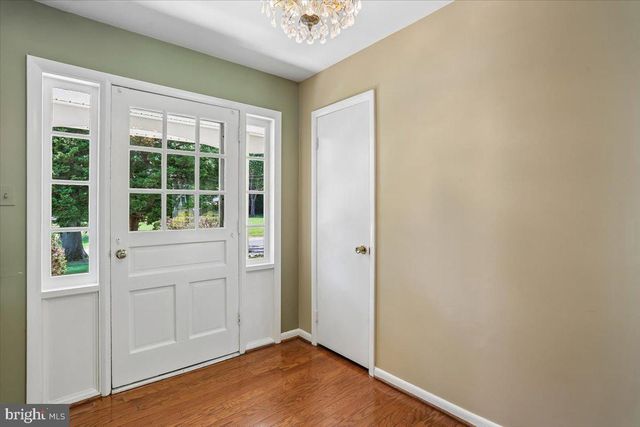 5401 AMBERWOOD LN, Rockville, MD 20853