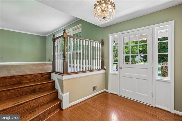5401 AMBERWOOD LN, Rockville, MD 20853