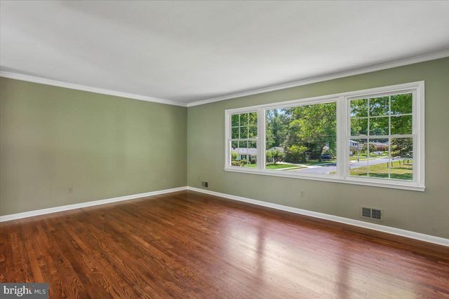 5401 AMBERWOOD LN, Rockville, MD 20853