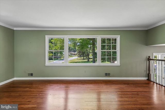 5401 AMBERWOOD LN, Rockville, MD 20853