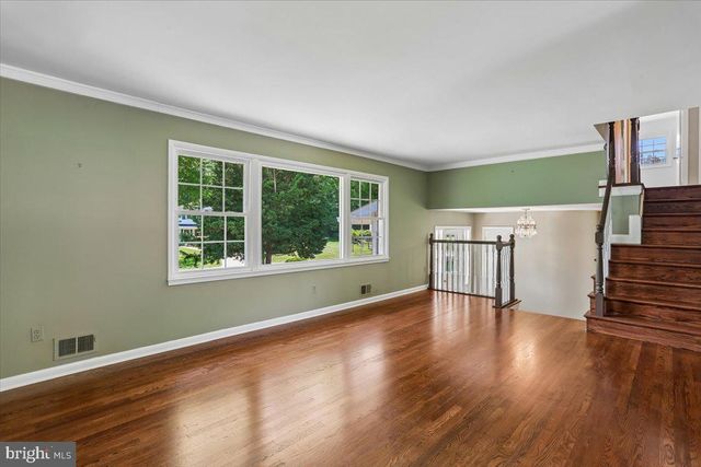5401 AMBERWOOD LN, Rockville, MD 20853