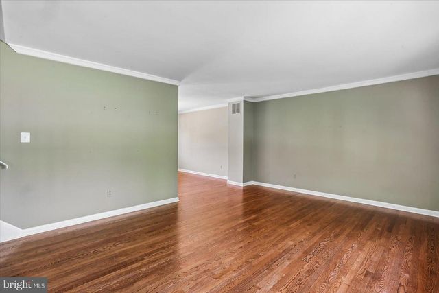 5401 AMBERWOOD LN, Rockville, MD 20853