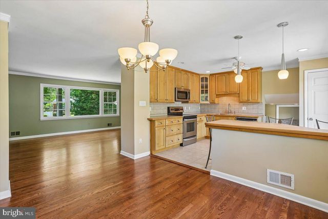 5401 AMBERWOOD LN, Rockville, MD 20853