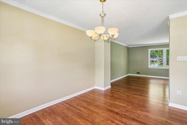 5401 AMBERWOOD LN, Rockville, MD 20853