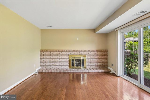 5401 AMBERWOOD LN, Rockville, MD 20853