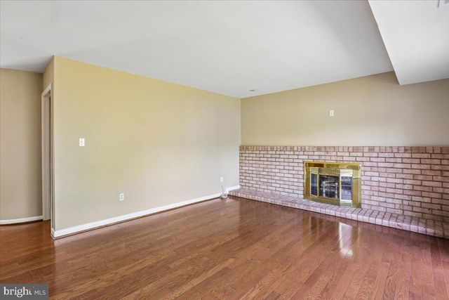 5401 AMBERWOOD LN, Rockville, MD 20853