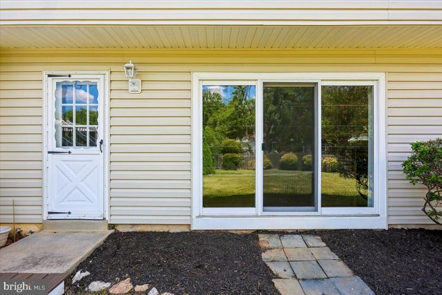 5401 AMBERWOOD LN, Rockville, MD 20853