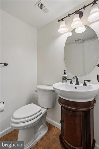 5401 AMBERWOOD LN, Rockville, MD 20853