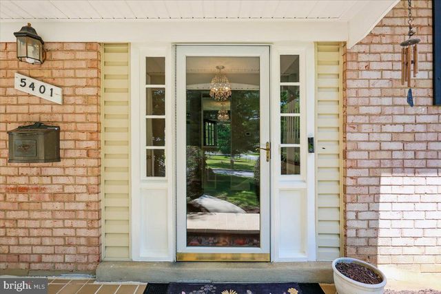 5401 AMBERWOOD LN, Rockville, MD 20853