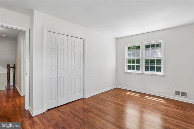 5401 AMBERWOOD LN, Rockville, MD 20853