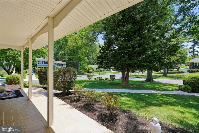 5401 AMBERWOOD LN, Rockville, MD 20853