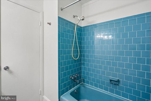 5401 AMBERWOOD LN, Rockville, MD 20853