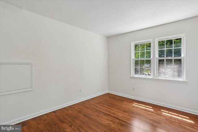 5401 AMBERWOOD LN, Rockville, MD 20853