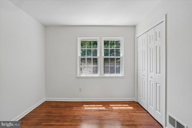 5401 AMBERWOOD LN, Rockville, MD 20853