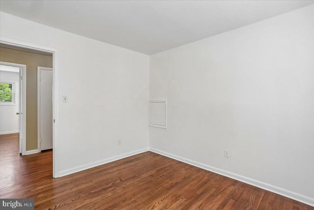 5401 AMBERWOOD LN, Rockville, MD 20853