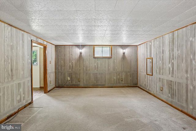 5401 AMBERWOOD LN, Rockville, MD 20853