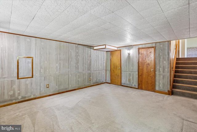 5401 AMBERWOOD LN, Rockville, MD 20853