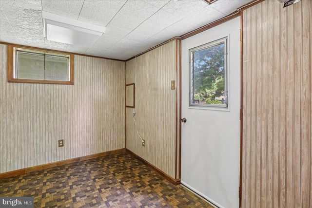 5401 AMBERWOOD LN, Rockville, MD 20853