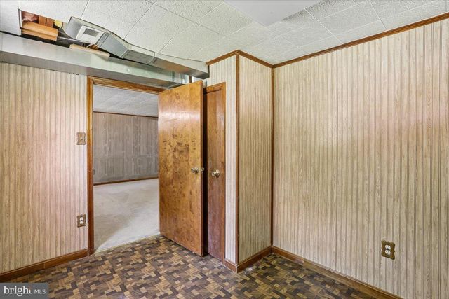 5401 AMBERWOOD LN, Rockville, MD 20853