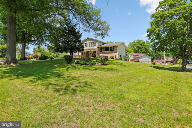 5401 AMBERWOOD LN, Rockville, MD 20853