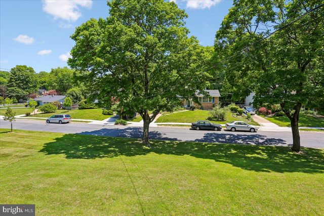 5401 AMBERWOOD LN, Rockville, MD 20853