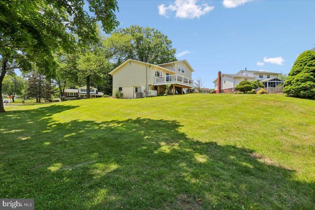 5401 AMBERWOOD LN, Rockville, MD 20853