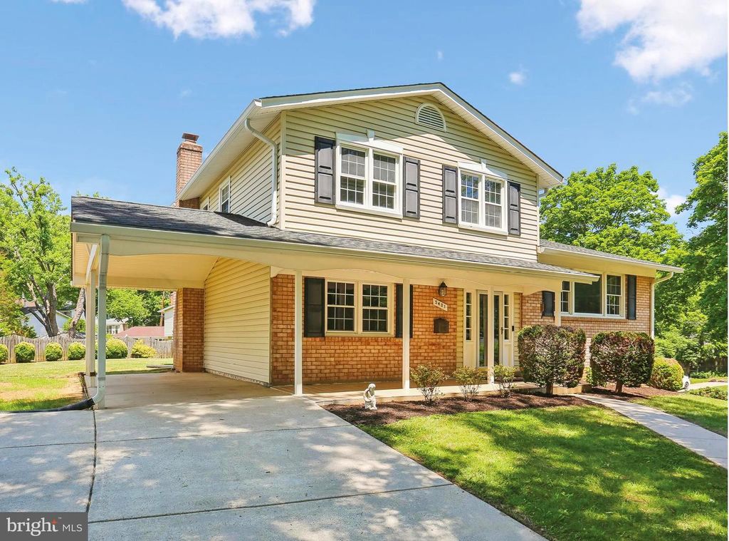 5401 AMBERWOOD LN, Rockville, MD 20853