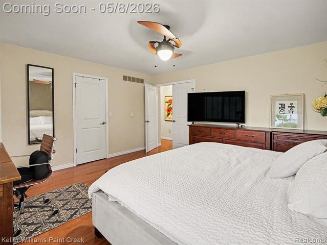 1949 Canary Court, Troy, MI 48084