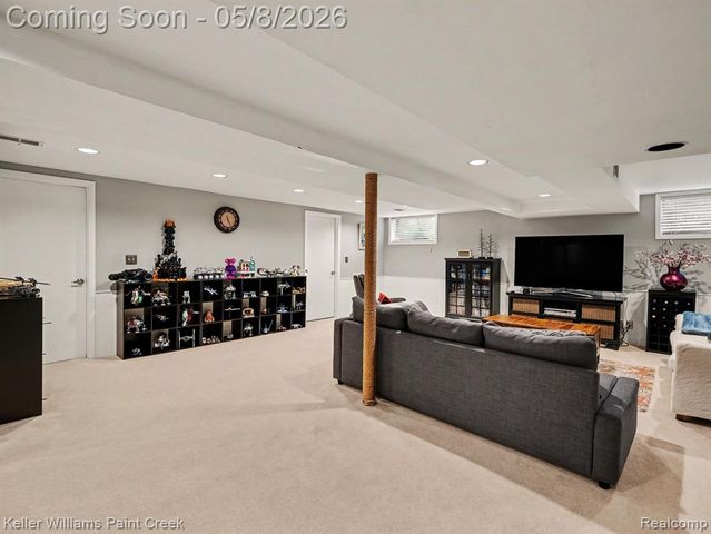 1949 Canary Court, Troy, MI 48084