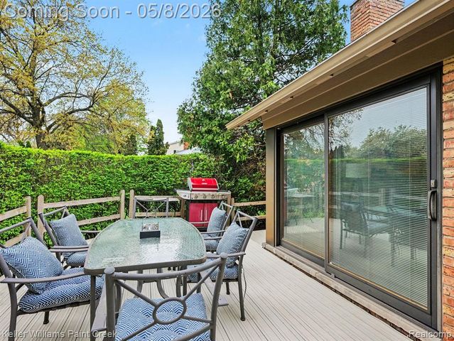 1949 Canary Court, Troy, MI 48084
