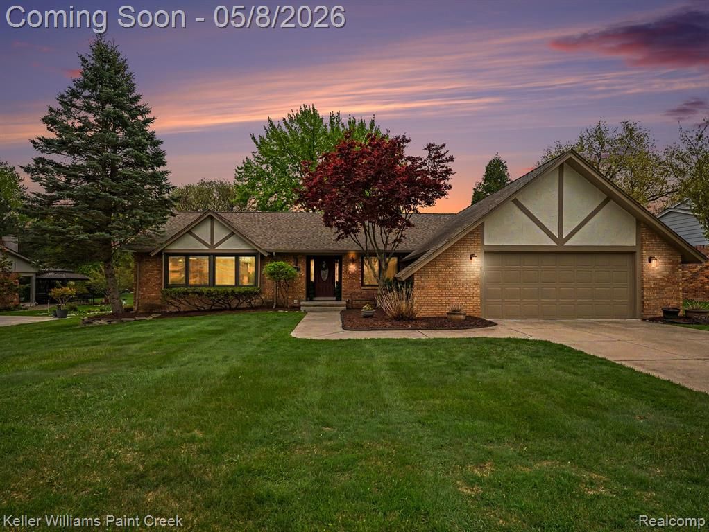 1949 Canary Court, Troy, MI 48084