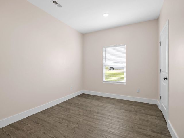 5 S Howard Street, Inman, SC 29349