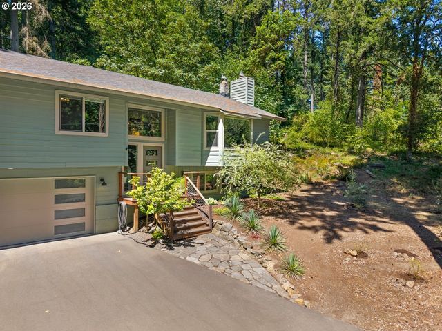 30475 Sw RIVERWOOD Dr, West Linn, OR 97068