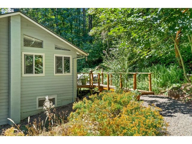 30475 Sw RIVERWOOD Dr, West Linn, OR 97068